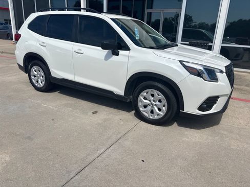Used 2022 Subaru Forester AWD/4WD image 3