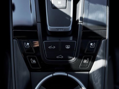 Used 2025 Porsche 911 Carrera 4 GTS w/ Premium Package image 55