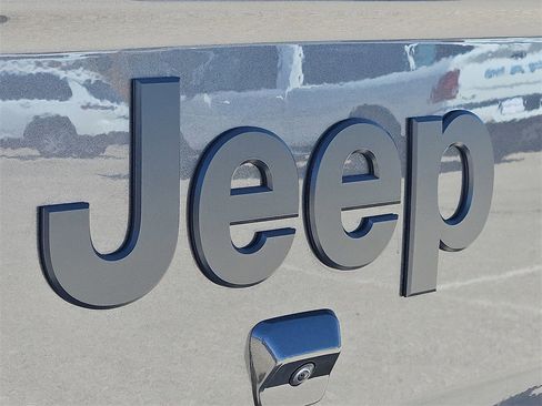 New 2025 Jeep Gladiator Sport image 10