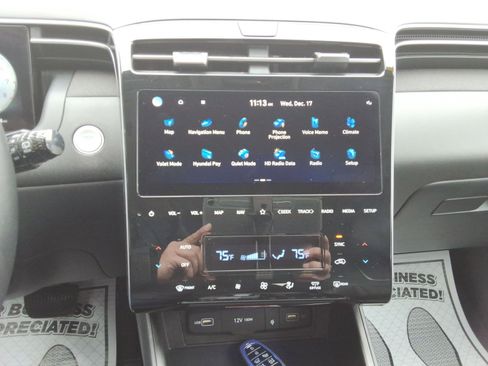 Used 2023 Hyundai Tucson Limited image 15