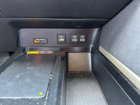 Used 2025 Toyota Camry LE FWD image 25