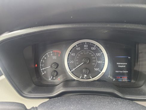 Used 2021 Toyota Corolla LE image 11