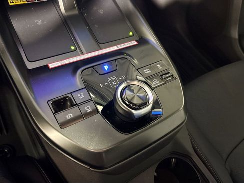 New 2026 Subaru Solterra Limited image 17