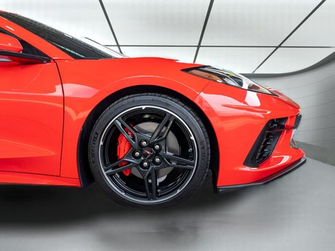 Used 2020 Chevrolet Corvette Stingray Preferred Cpe w/ 2LT Preferred Equipment Group RWD image 10