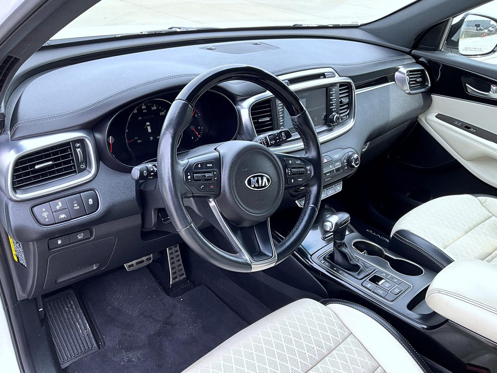 Used 2017 Kia Sorento SX AWD/4WD image 11