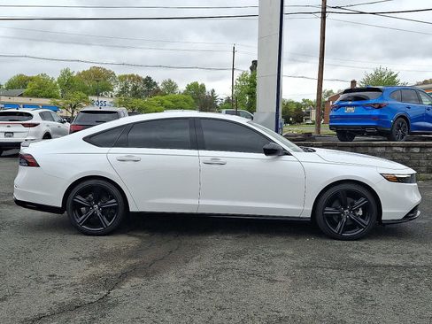 Used 2023 Honda Accord Sport image 8