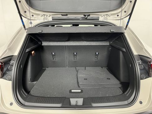 New 2026 Chevrolet Trax RS w/ Sunroof Package FWD image 17