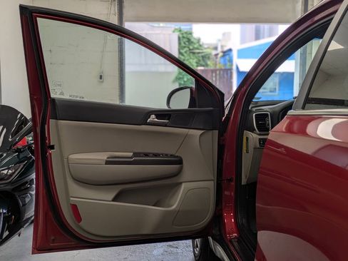 Used 2021 Kia Sportage S image 9