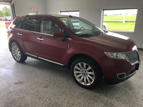 Used 2013 Lincoln MKX AWD image 5