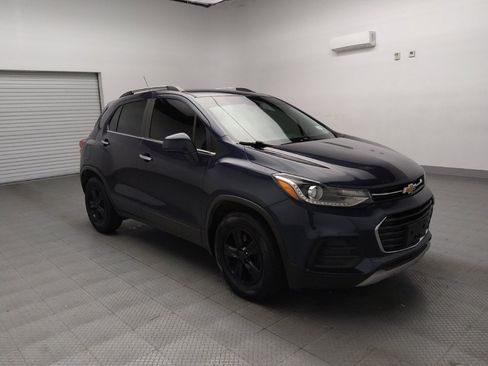 Used 2019 Chevrolet Trax LT w/ LT Convenience Package image 13