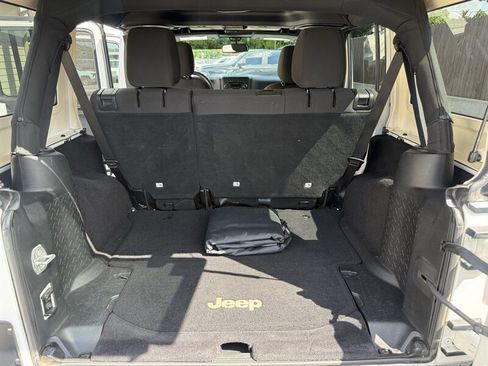 Used 2017 Jeep Wrangler Unlimited Sport w/ Quick Order Package 24S AWD/4WD image 27