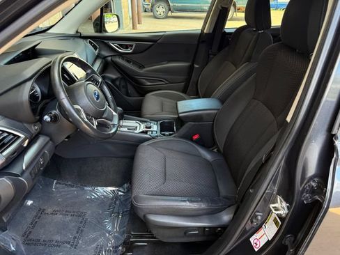 Used 2019 Subaru Forester Premium w/ All-Weather Package AWD/4WD image 6