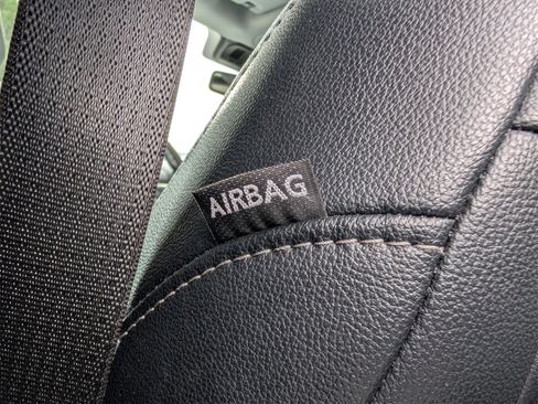 Used 2022 Ford F150 Lariat w/ Equipment Group 502A High image 31