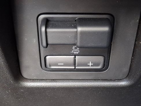 Used 2024 Chevrolet Colorado Trail Boss w/ Technology Package AWD/4WD image 24