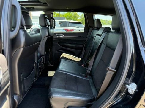 Used 2020 Jeep Grand Cherokee Altitude AWD/4WD image 15