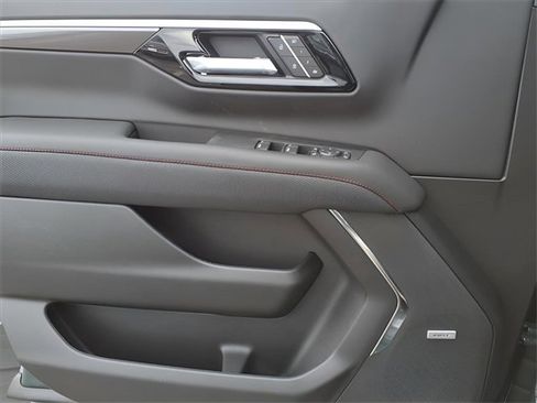 New 2026 Chevrolet Suburban RST image 14