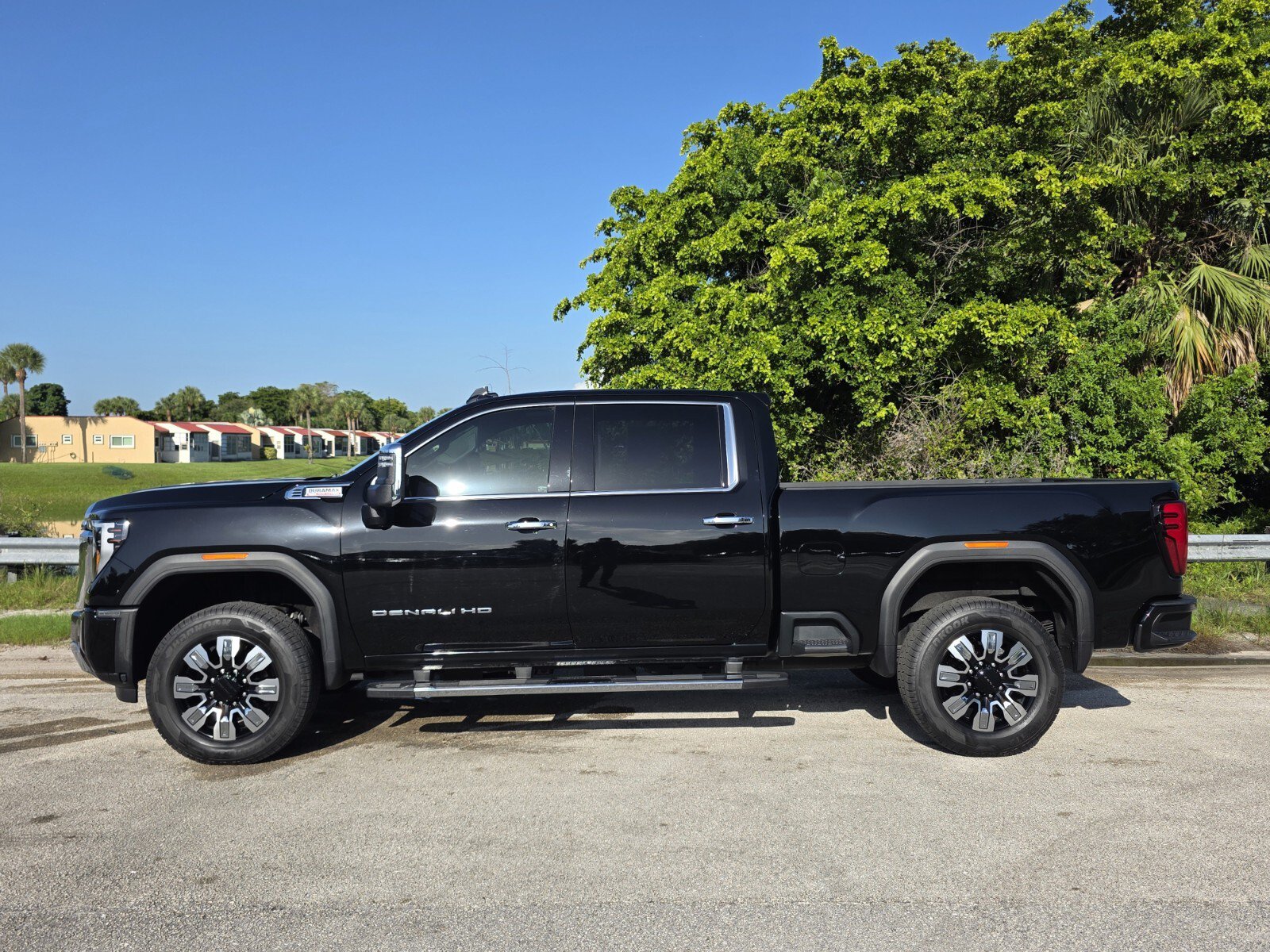 Used 2025 GMC Sierra 2500 Denali w/ Denali Reserve Package AWD/4WD image 7