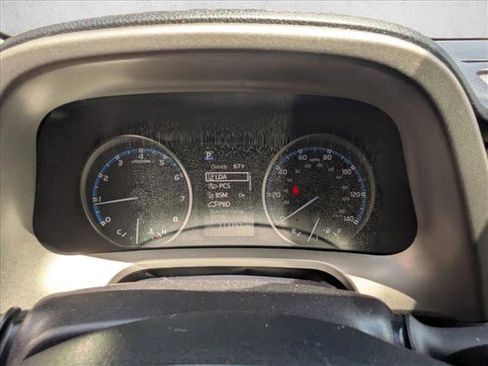 Used 2018 Toyota RAV4 XLE AWD/4WD image 18
