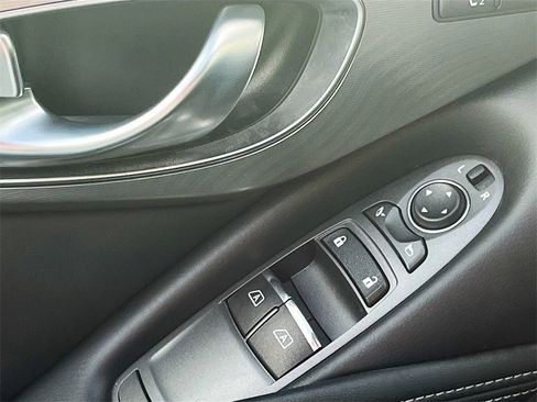 Used 2021 INFINITI Q60 3.0t Luxe w/ Essential Package image 18