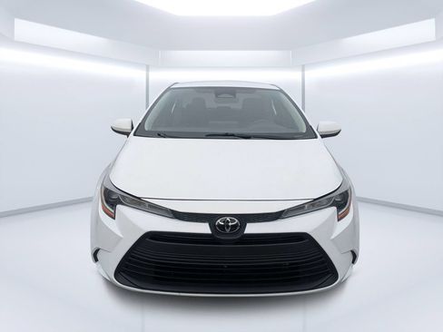 Used 2023 Toyota Corolla LE FWD image 8