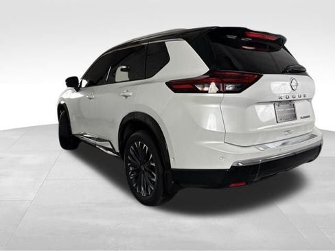 Used 2024 Nissan Rogue Platinum w/ Platinum Premium Package image 5
