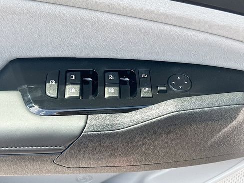 Certified 2025 Kia Sportage EX w/ Premium Package FWD image 18