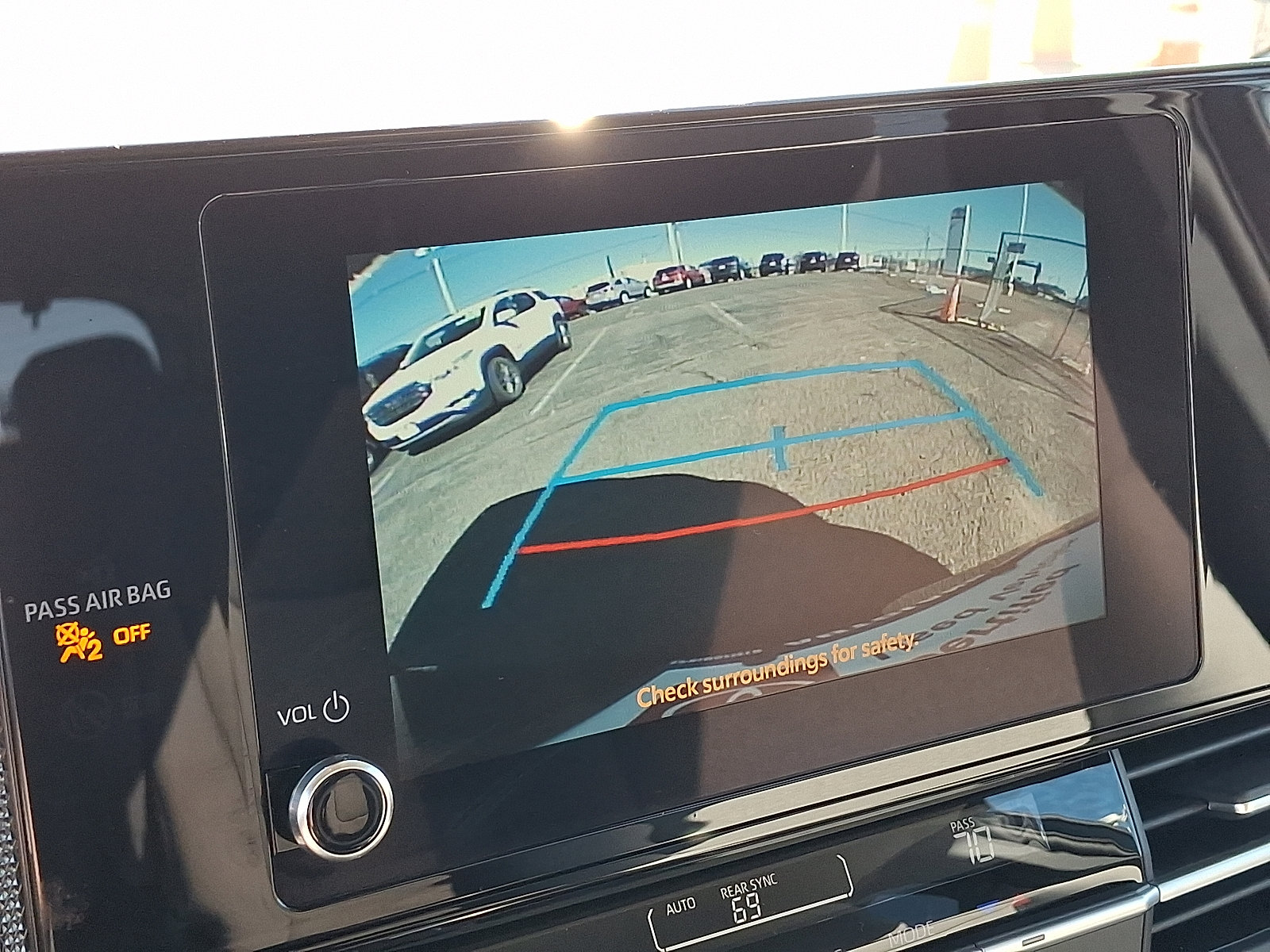 Certified 2025 Toyota Sienna LE AWD/4WD image 18