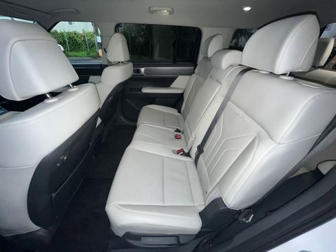 Used 2025 Hyundai Santa Fe SEL image 28