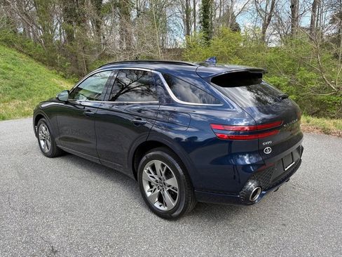 Used 2022 Genesis GV70 3.5T Sport AWD/4WD image 8