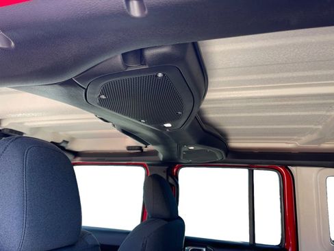 Used 2024 Jeep Wrangler Sport S image 27