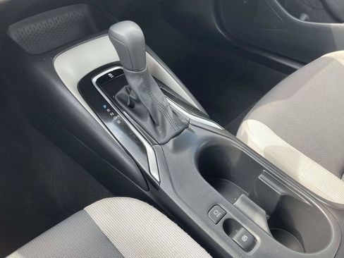 Used 2025 Toyota Corolla LE FWD image 24