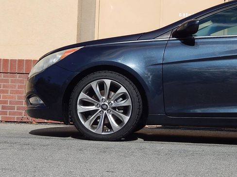 Used 2011 Hyundai Sonata SE w/ Navigation & Sunroof Pkg 4 image 11