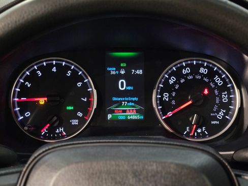 Used 2022 Toyota RAV4 XLE w/ Convenience Package image 15