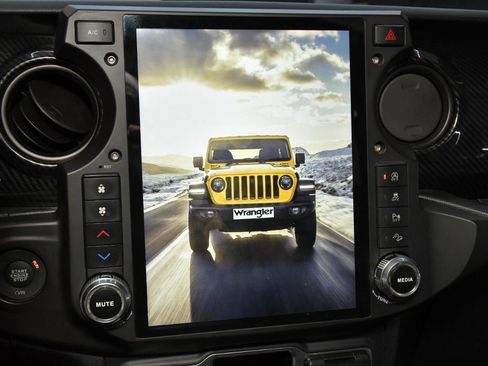 Used 2021 Jeep Gladiator Sport w/ Trailer Tow Package AWD/4WD image 27