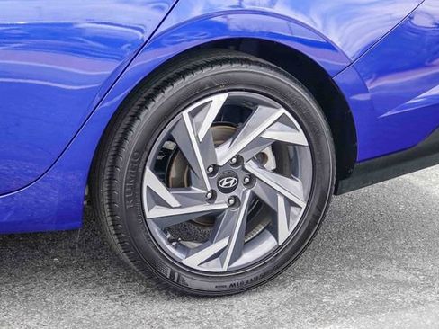 Certified 2025 Hyundai Elantra Sport FWD image 11