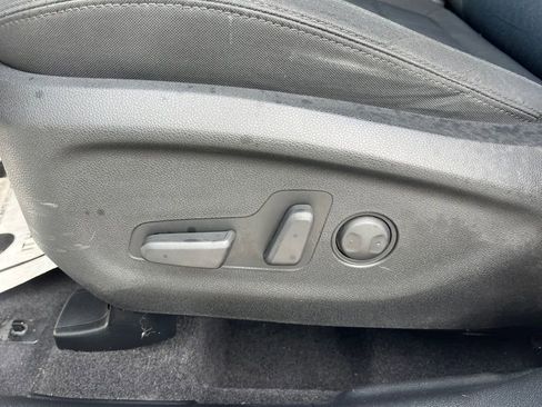 Used 2019 Kia Sorento LX image 9