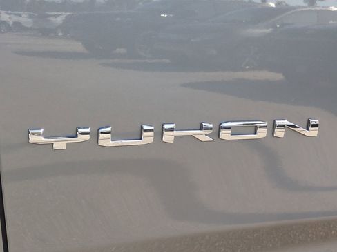 New 2026 GMC Yukon Elevation image 33