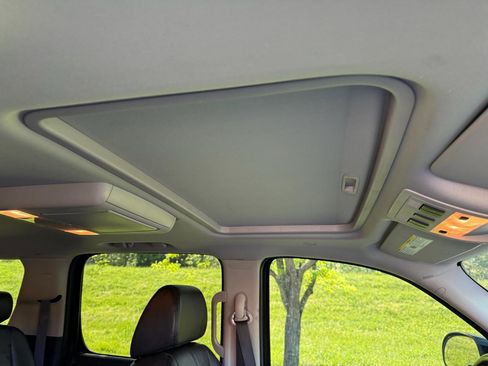 Used 2007 GMC Yukon XL SLT w/ SLT Preferred Equipment Group image 26