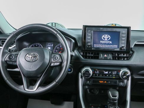Used 2022 Toyota RAV4 XLE Premium FWD image 17