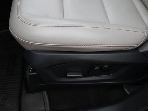 Used 2025 Ford Explorer Active w/ Active Comfort Package AWD/4WD image 19