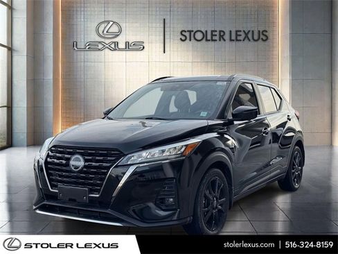 Used 2023 Nissan Kicks SR w/ SR Premium Package image 3