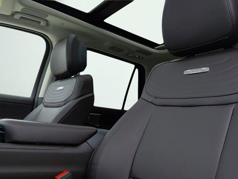 New 2026 Ford Expedition Platinum w/ Platinum Ultimate Package AWD/4WD image 9