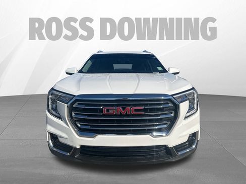 Used 2024 GMC Terrain SLT image 2
