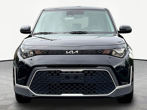 Used 2024 Kia Soul LX w/ Option Group 015 FWD image 2