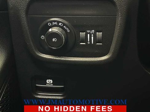 Used 2023 Jeep Grand Cherokee L Limited w/ Black Appearance Package image 41