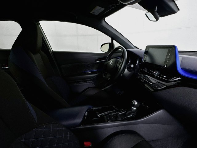 Used 2020 Toyota C-HR XLE FWD image 26