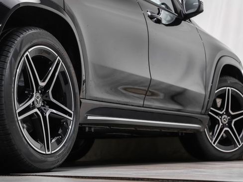New 2026 Mercedes-Benz GLS 450 4MATIC image 24