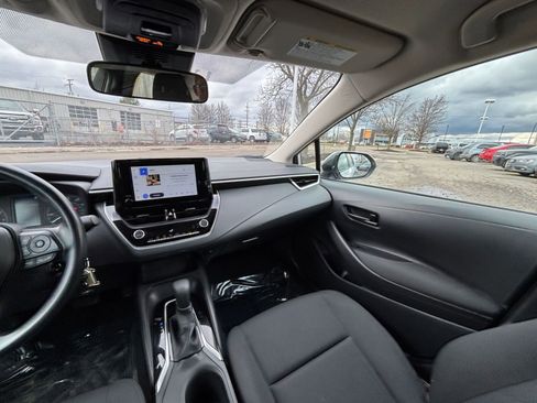 Used 2025 Toyota Corolla LE image 33