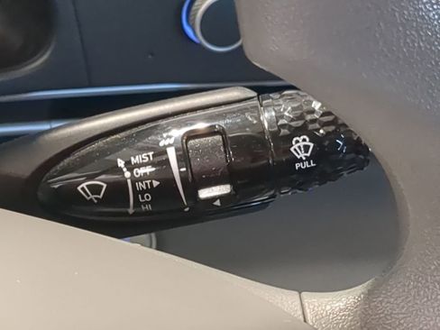 Used 2021 Hyundai Elantra SEL FWD image 29
