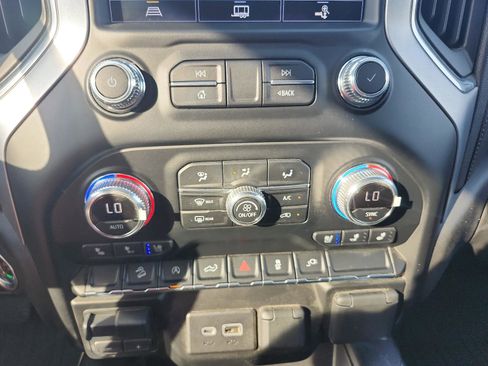 Used 2021 GMC Sierra 1500 SLT w/ SLT Premium Package image 23